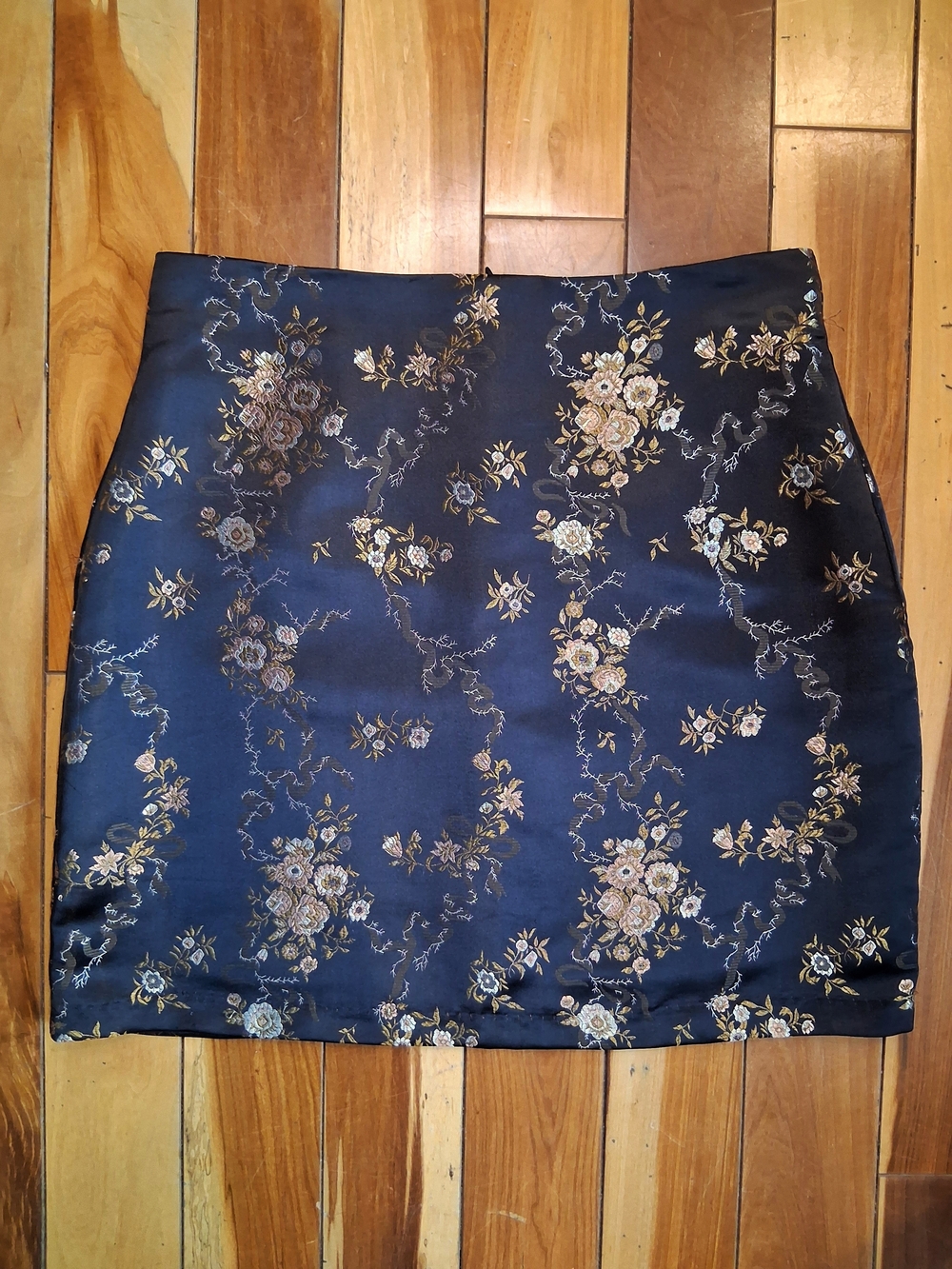 QED London Floral Brocade Mini Skirt – Size US 4